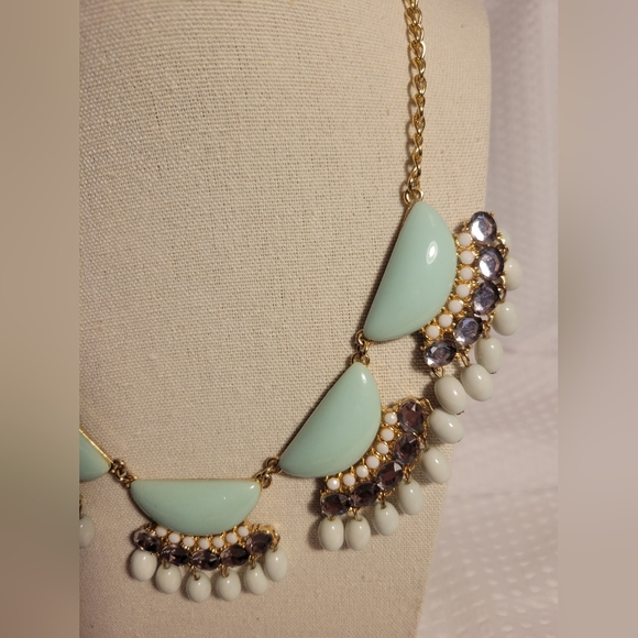 NY Mint Green Collar Necklace Gold-tone White Fringe Chunky Bib - Picture 4 of 10